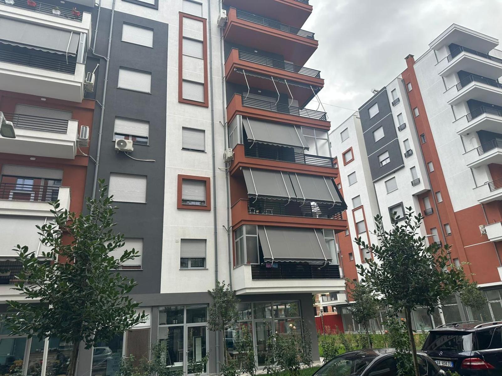 Riar Apartaments Korce Exterior photo